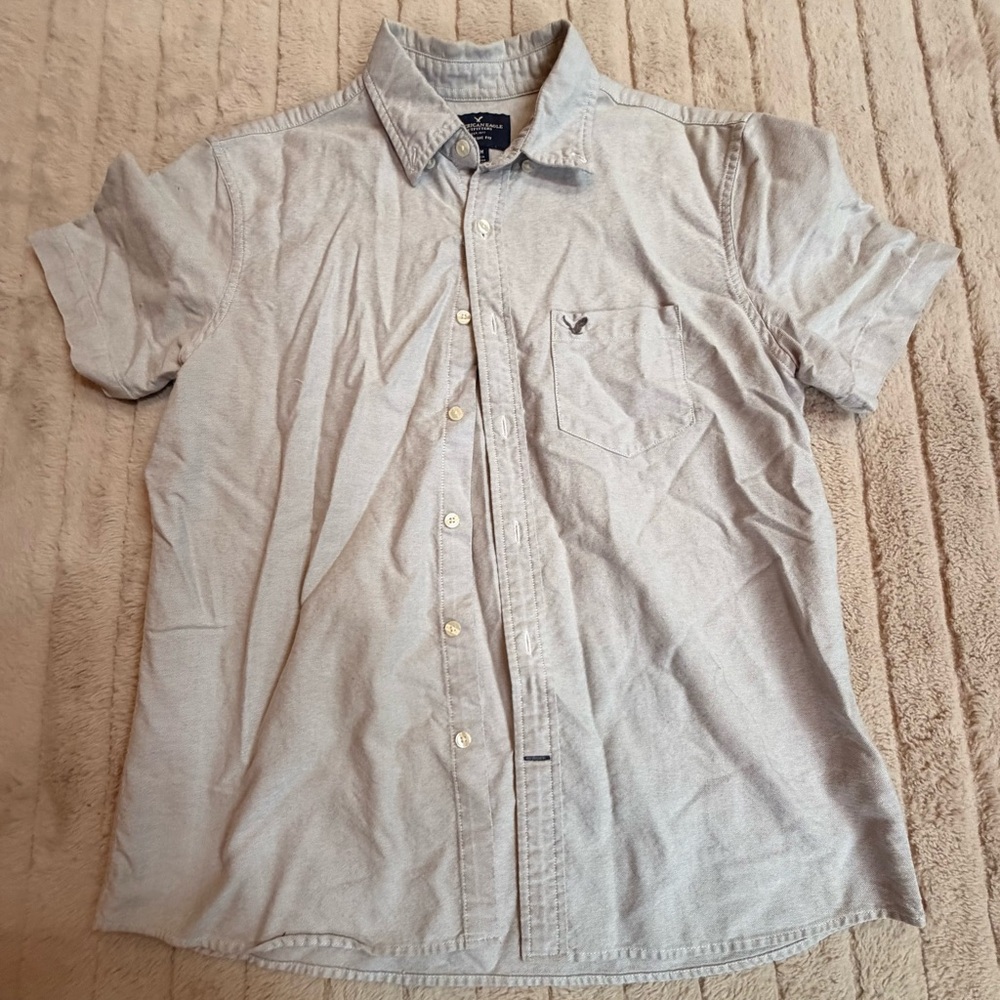American Eagle Outfitters Light Gray Casual Button-Down Shirt